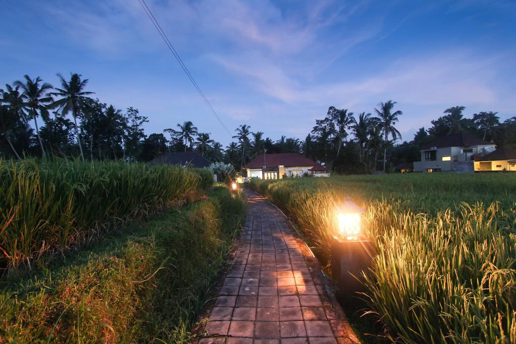 Casa Priya Ubudヴィラ エクステリア 写真